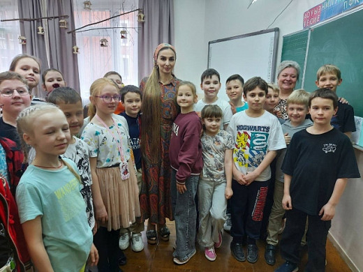 Заслуженная артистка балета Госансамбля «Ингушетия» посетила родную школу в Иванове